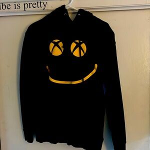 X BOX MAKES ME HAPPY HOODIE 🙌🏼